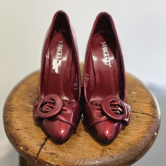 Vangelo wine red faux patent leather stiletto pumps, size 6. - Picture 1 of 7